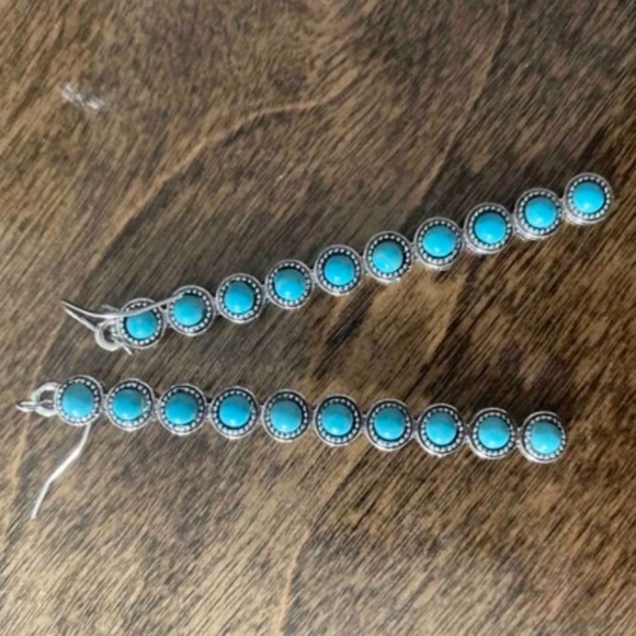 Turquoise Silvertone Long Drop Southwestern Boho Dangle Earrings - Picture 4 of 7